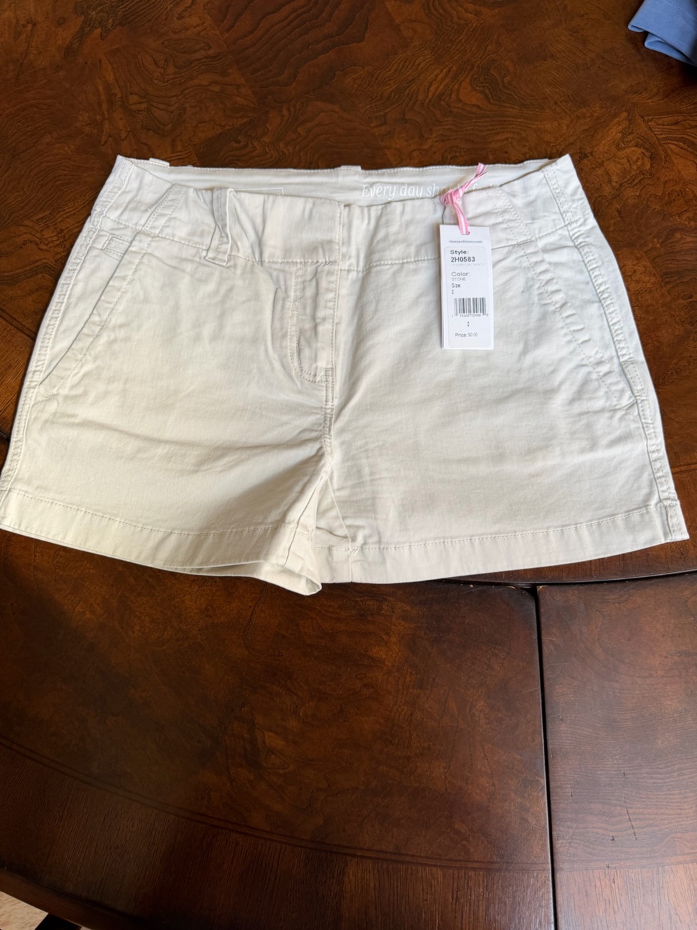 Vineyard Vines Women's khaki EverydayShorts NWT 3.5”